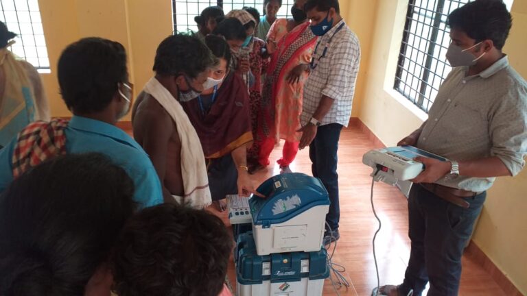 തപാൽ വോട്ട്: അറിയേണ്ട വസ്തുതകൾ