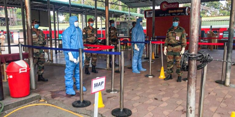 കൊവിഡ് : വിരമിച്ച സൈനിക ഡോക്ടര്‍മാരെ തിരിച്ചു വിളിച്ച്‌ പ്രതിരോധ മന്ത്രാലയം