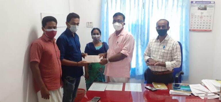 പിതാവിന്റെ ചരമ വാർഷികത്തിലേക്ക് കരുതി വെച്ച പണം വാക്സിൻ ചലഞ്ചിലേക്ക് നൽകി