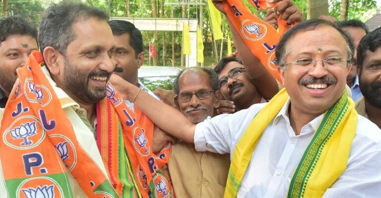 മുരളീധരനും സുരേന്ദ്രനും പാര്‍ട്ടിയുടെ  വിശ്വാസ്യത തകര്‍ത്തു