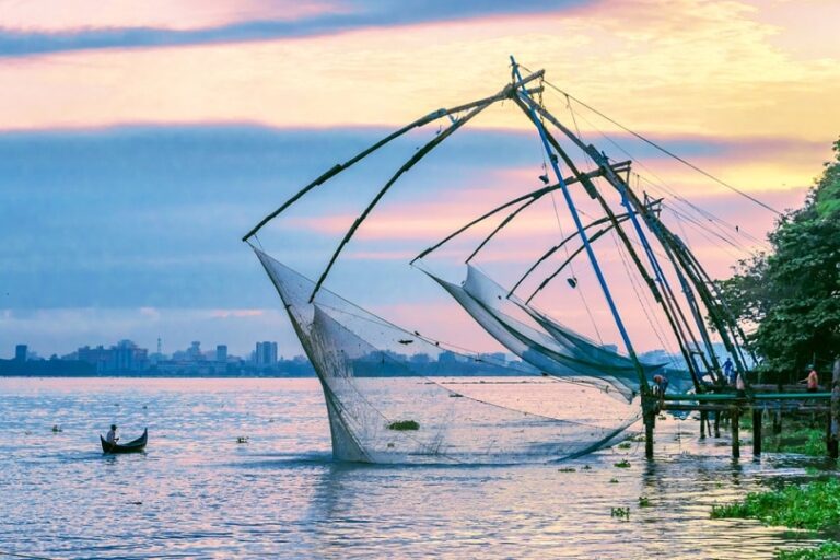 കൊച്ചി തുറമുഖത്തിനടുത്ത് പുതിയ ദ്വീപ് ഉയർന്നു വരുന്നു