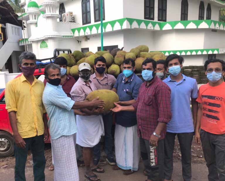 തീര പ്രദേശങ്ങളിൽ ചക്കവണ്ടി ആശ്വാസമാകുന്നു.