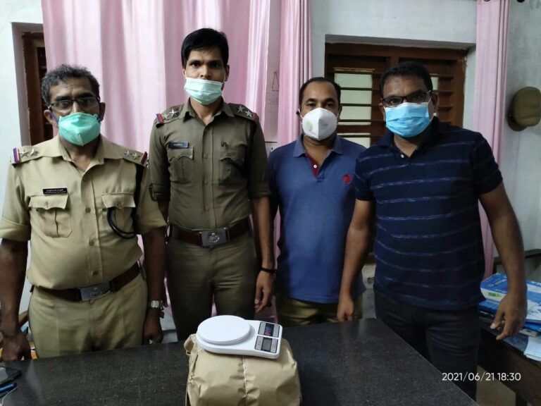 വീട്ടിൽ സൂക്ഷിച്ച രണ്ടു കിലോയിലധികം കഞ്ചാവ് പിടികൂടി