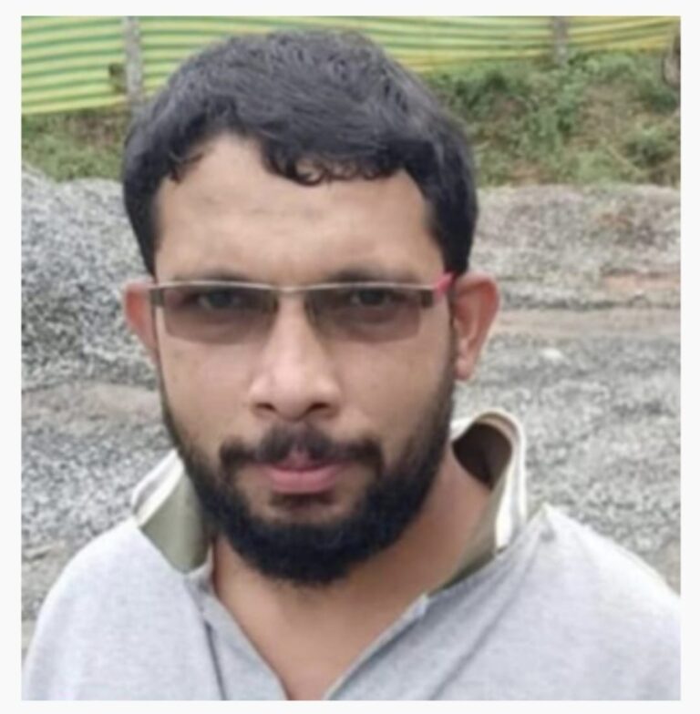 മുക്കത്ത് ടിപ്പർ ലോറി ദേഹത്ത് കയറി യുവാവ് മരണപ്പെട്ടു. .