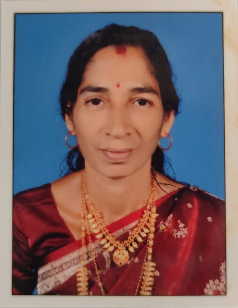 വൈദ്യുതിക്കമ്പിയില്‍ നിന്നും ഷോക്കേറ്റ് വീട്ടമ്മ മരിച്ചു.