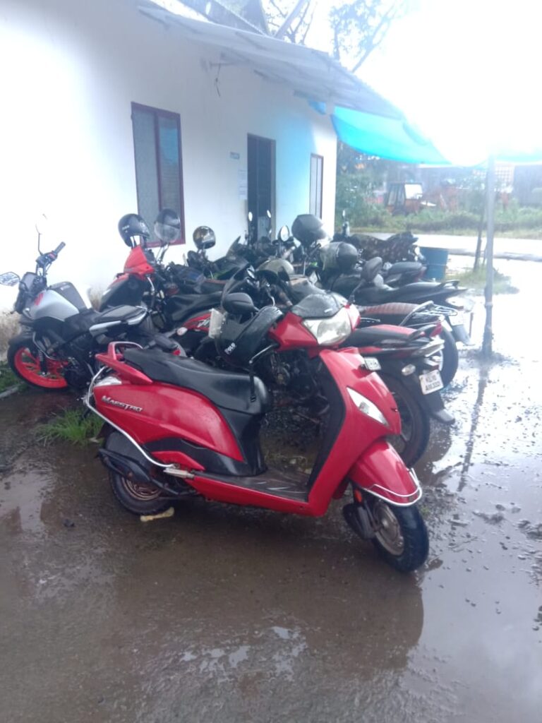 ബൈക്കുകൾ പോലീസ് പിടികൂടി