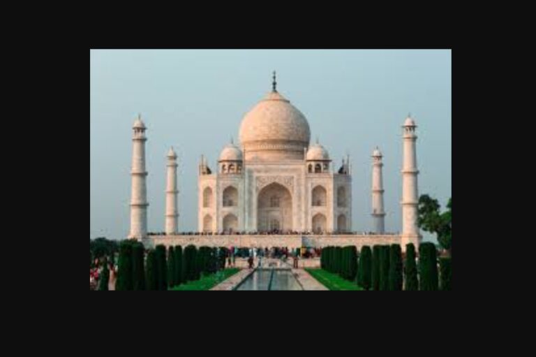 താജ്മഹലിന് മണ്‍ ചികിത്സ; ആറ് മാസത്തേക്ക് മണ്ണില്‍ പൊതിയുന്നത് പ്രധാന താഴികക്കുടം