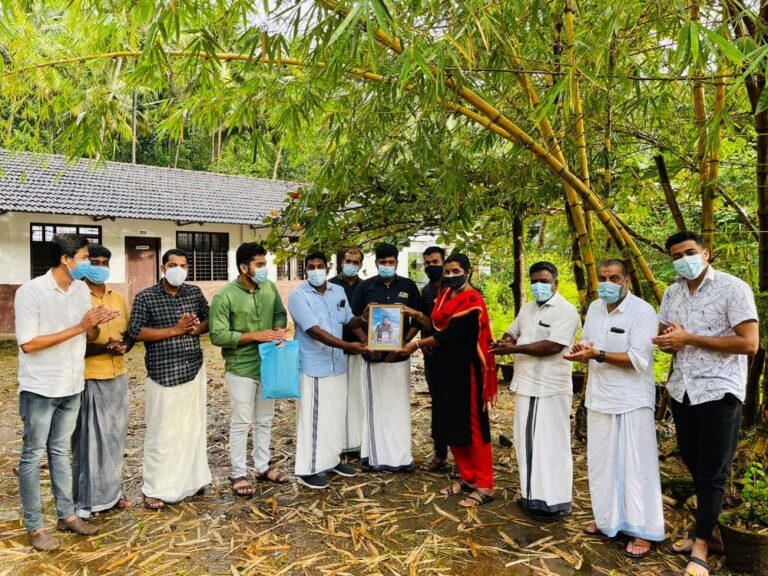 ഇന്ധനവില വർദ്ധനവിനെതിരെ ഒറ്റയാൾ പോരാട്ടം
