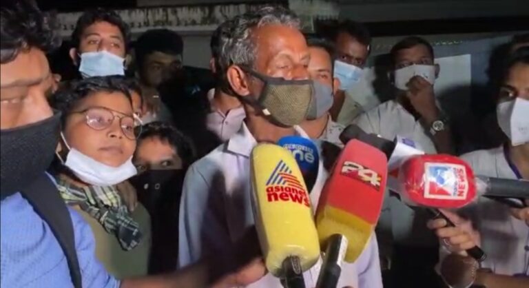 സെയ്തലവിക്ക് ലോട്ടറി ടിക്കറ്റ് നൽകിയിട്ടില്ല, ഫേസ്ബുക്കിൽ ഫോർവേഡ് ചെയ്ത് കിട്ടിയ ചിത്രമാണ് അയച്ച് കൊടുത്തത് : അഹമ്മദ്