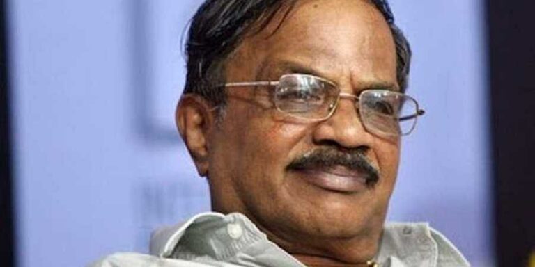 തപസ്യയുടെ പ്രഥമ അക്കിത്തം പുരസ്‌കാരം എം.ടി.ക്ക്