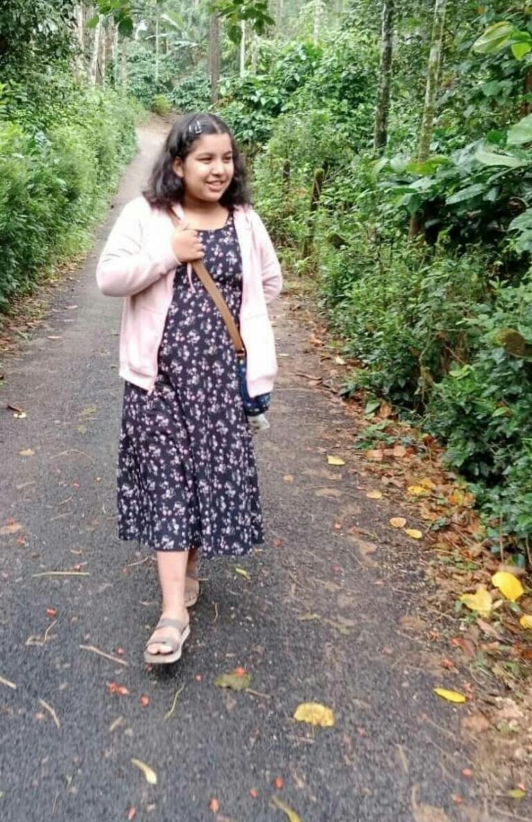 ലോറിതട്ടി പതിനാല് വയസുകാരിക്ക് ദാരുണാന്ത്യം