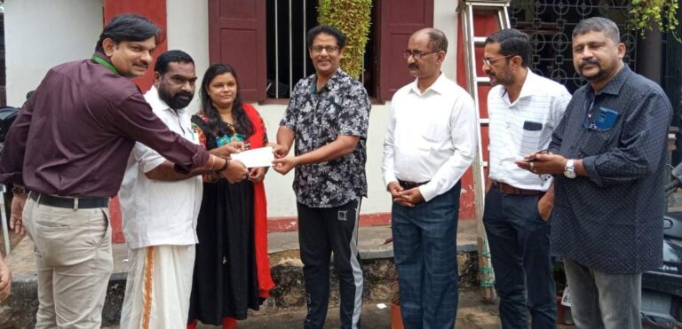 പ്രവാസി പാലിയേറ്റീവ് കെയറിൻ്റെ ആഭിമുഖ്യത്തിൽ പ്രളയ ഫണ്ട് കൈമാറി