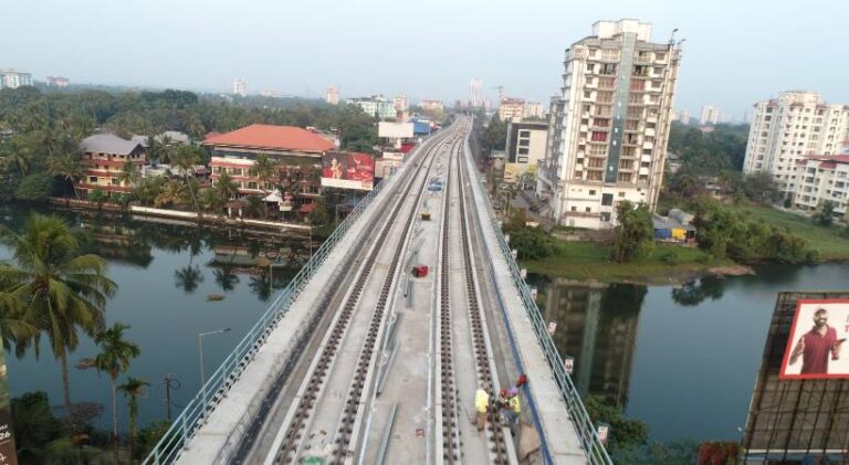 മെട്രോയുടെ പാളത്തിലെ ചെരിവിന് കാരണം പൈലിങ്ങിലെ വീഴ്ച