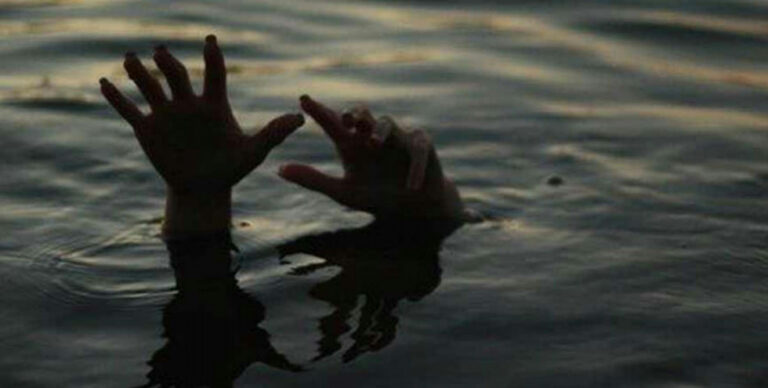 അരിപ്പാറ വെള്ളചാട്ടത്തിൽ വീണ് പ്ലസ് ടു വിദ്യാർഥി മരിച്ചു.