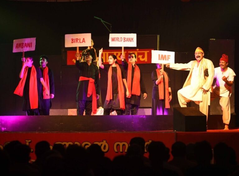 അരങ്ങില്‍ ആസ്വാദകര്‍ക്ക് വേറിട്ട അനുഭവമായി ‘സഫ്ദർ നീ തെരുവിന്റെ തീക്കനൽ’