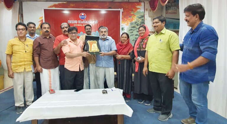 35 വർഷത്തെ പ്രവാസ ജീവിതം അവസാനിപ്പിച്ച് ഇ.എം.കബീർ നാട്ടിലേക്ക്
