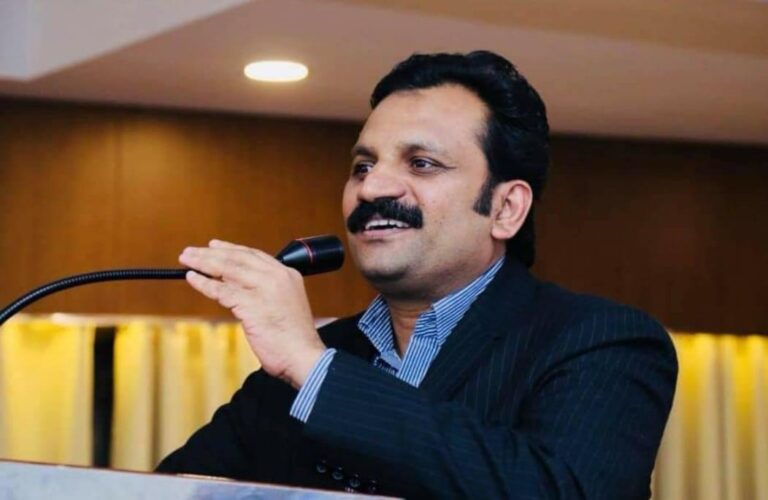 ഇബ്രാഹിം സുബ്‌ഹാനെ ആദരിച്ചു