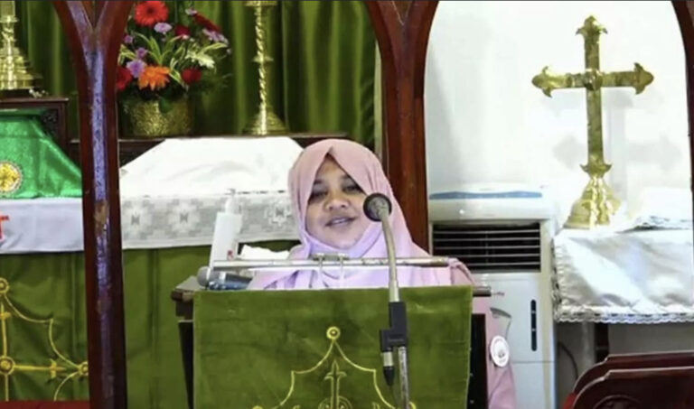 ഞായറാഴ്ച കുർബാനയ്ക്ക് അതിഥിയായി ഷെഹനാസ് പർവീൺ; അപൂര്‍വനിമിഷങ്ങള്‍ക്ക് സാക്ഷ്യം വഹിച്ച് കോയമ്പത്തൂർ സി.എസ്.ഐ പള്ളി