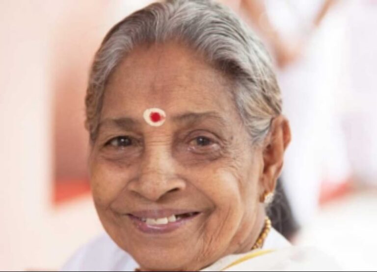 മാതാ അമൃതാനന്ദമയിയുടെ അമ്മ ദമയന്തിയമ്മ അന്തരിച്ചു.