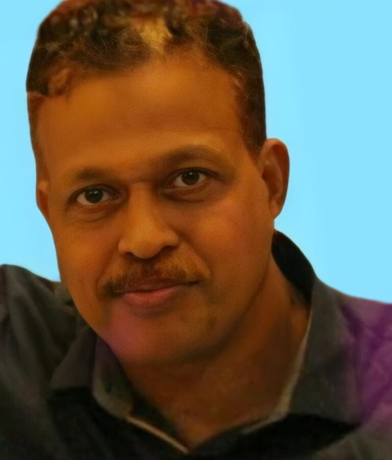 കാറിടിച്ച് റോഡിൽ വീണ സ്കൂട്ടർ യാത്രക്കാരൻ ബസ് കയറി മരിച്ചു