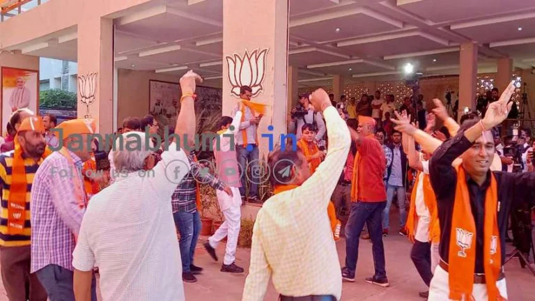 ഗുജറാത്തില്‍ 150 സീറ്റുകളില്‍ ബിജെപി മുന്നില്‍; ഗാന്ധിനഗറിലെ പാര്‍ട്ടി ഓഫീസില്‍ ആഘോഷം