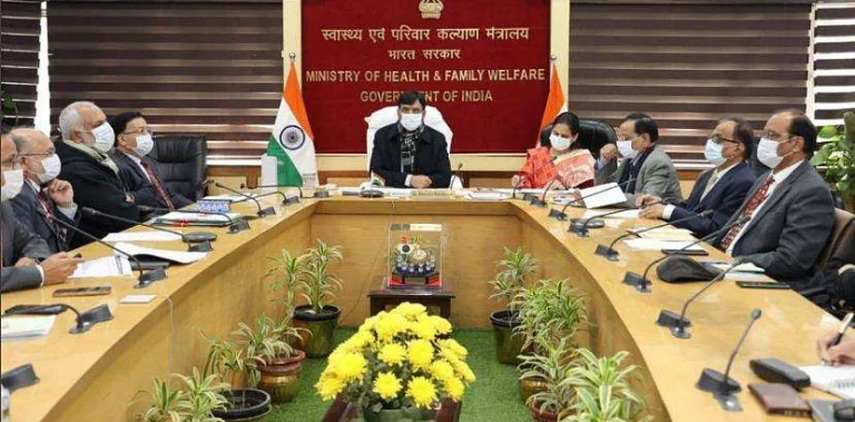 മാസ്‌ക് നിര്‍ബന്ധം ; കരുതല്‍ ഡോസ് എടുക്കണം ;  കോവിഡിനെതിരെ ജാഗ്രത തുടരണമെന്ന് കേന്ദ്ര ആരോഗ്യമന്ത്രാലയം