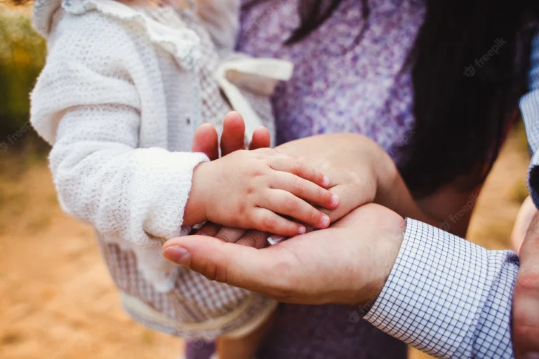 മാനഹാനി ഭയന്ന് അമ്മത്തൊട്ടിലില്‍ ഉപേക്ഷിച്ച സ്വന്തം കുഞ്ഞിനെ വീണ്ടെടുത്ത് മാതാപിതാക്കള്‍