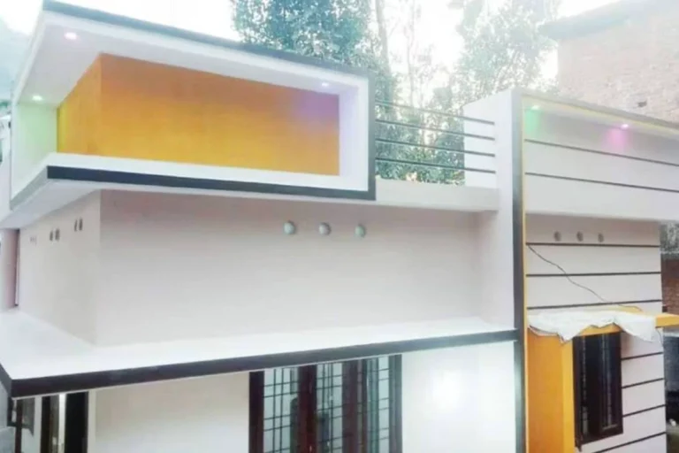 പ്രളയത്തില്‍ അച്ഛനെ നഷ്ടമായ വിദ്യാര്‍ഥിനിക്ക് ദമ്പതിമാർ വീട് വെച്ചുനല്‍കി