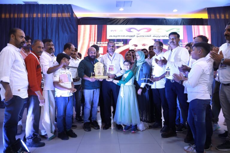 പ്രവാസികൾ സ്വന്തമായി ജീവിക്കാൻ കൂടി സമയം കണ്ടെത്തണം : പി. എം. എ. ഗഫൂർ
