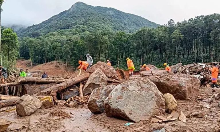 ‘ഒരു നാട് മുഴുവൻ ഒലിച്ചുപോയിട്ടില്ല, മൂന്ന് വാര്‍ഡുകള്‍ മാത്രമാണ് നശിച്ചത്’; വയനാട് ദുരന്തത്തെ നിസാരവല്‍ക്കരിച്ച്‌ വി മുരളീധരൻ, വൻ പ്രതിഷേധം