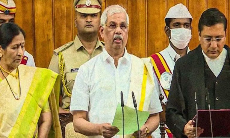 കേരള ഗവര്‍ണറായി രാജേന്ദ്ര വിശ്വനാഥ് അർലേകര്‍ ചുമതലയേറ്റു