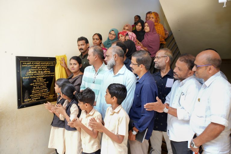 കഴുത്തൂട്ടിപുറായ ഗവ എൽ പി സ്കൂൾ പഠനോത്സവവും സ്മാർട്ട് ക്ലാസ് മുറികളുടെ ഉദ്ഘാടനവും