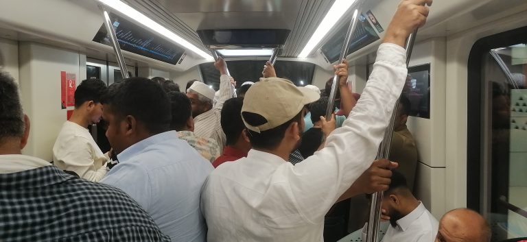 മെട്രോയിൽ യാത്രയ്ക്കിടെ സെൽഫി പകർത്തി, സ്ത്രീകളുടെ ചിത്രം മൊബൈലിൽ പതിഞ്ഞു’; മലയാളി യുവാവ് പൊലീസ് കസ്റ്റഡിയിൽ കഴിഞ്ഞത് അഞ്ചു ദിവസം