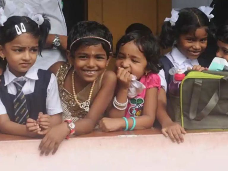 സംസ്ഥാനത്തെ സ്‌കൂളുകള്‍ ജൂണ്‍ രണ്ടിന് തുറക്കും; പ്രവേശനോത്സവം ആലപ്പുഴയില്‍