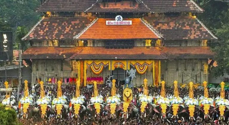ആവേശക്കടലായി പൂര നഗരി ; കുടമാറ്റം വൈകിട്ട് 5:30-ന്