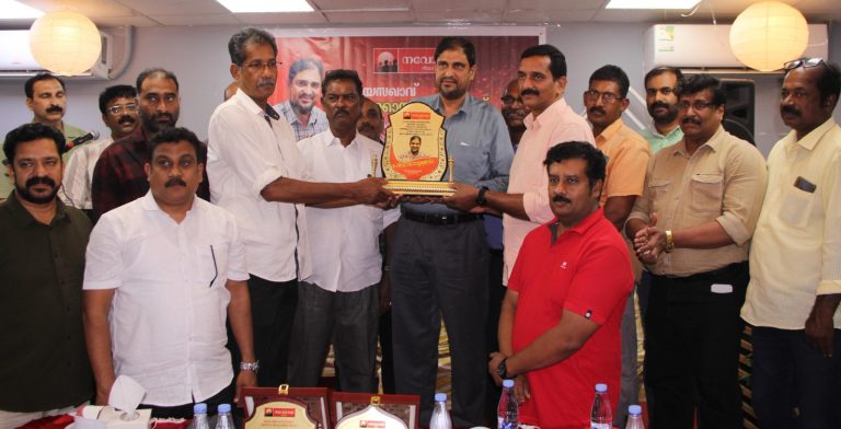പൂക്കോയ തങ്ങൾക്ക് നവോദയ യാത്രയയപ്പ് നൽകി 