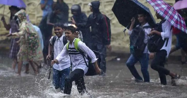 കനത്ത മഴ; 11 ജില്ലകളില്‍ വിദ്യാഭ്യാസ സ്ഥാപനങ്ങള്‍ക്ക് തിങ്കളാഴ്ച അവധി