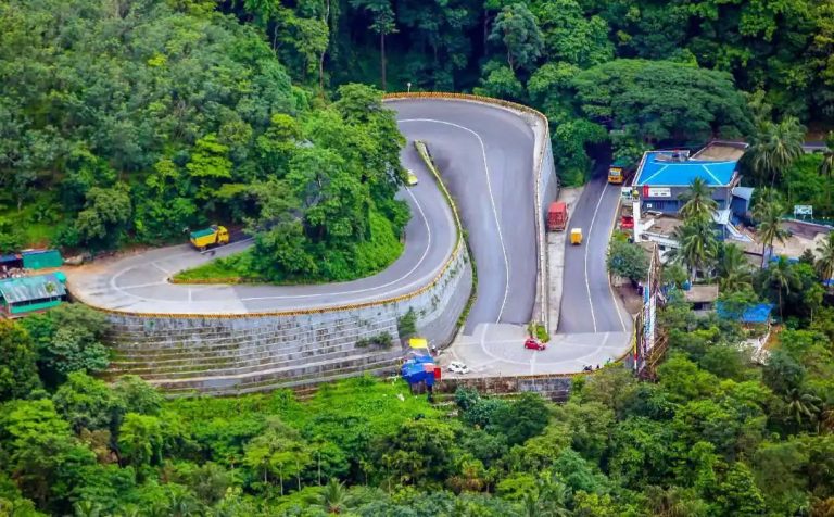 താമരശ്ശേരി ചുരത്തിൽ ഞായറാഴ്ചയും നിയന്ത്രണം: തട്ടുകടകൾ ഏഴു മണിക്ക് അടക്കണം വാഹന പാർക്കിംങ്ങിനും, കൂട്ടം കൂടുന്നതിനും നിയന്ത്രണം