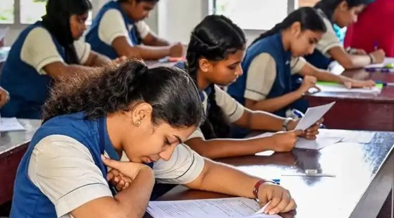 ഓണപ്പരീക്ഷ ഓഗസ്റ്റ് 20 മുതല്‍ 27 വരെ; സ്കൂളുകള്‍ 29-ന് അടയ്ക്കും; വിദ്യഭ്യാസ കലണ്ടര്‍ പുറത്തിറക്കി