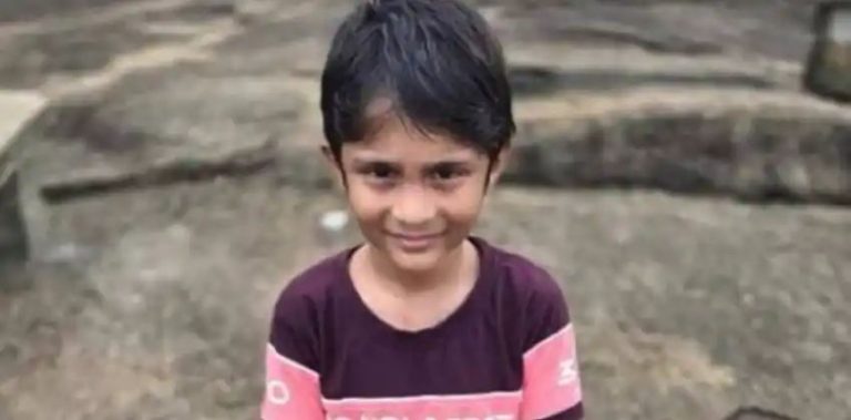 അമ്മയുടെ മുന്നില്‍ സ്കൂള്‍ ബസിടിച്ച്‌ 6 വയസുകാരന് ദാരുണാന്ത്യം
