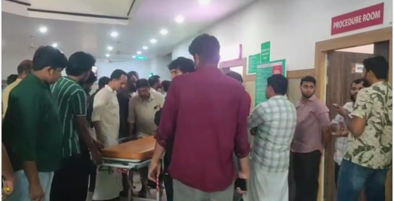 മുറ്റത്തു നിന്ന് ഭക്ഷണം കൊടുക്കുന്നതിനിടെ തെങ്ങ് കടപുഴകി വീണ് യുവതിക്ക് ദാരുണാന്ത്യം