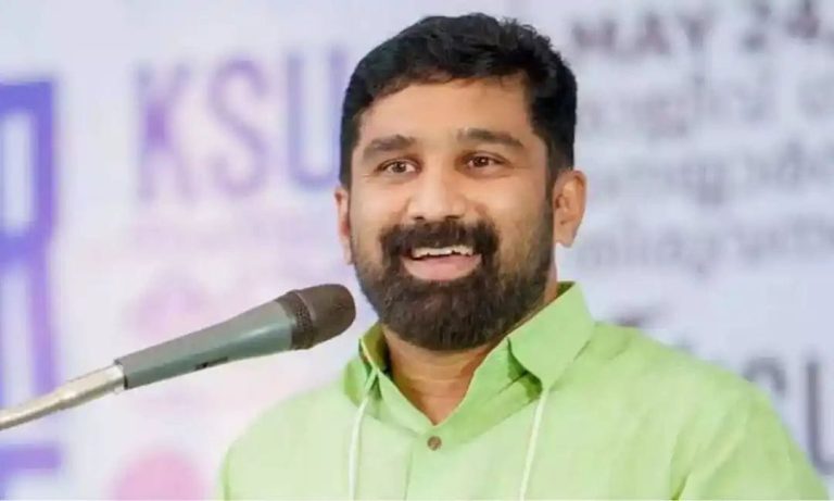 ‘സംവരണത്തിന്റെ പ്രയോജനം ലഭിക്കുന്നത് EWS വിഭാഗത്തില്‍പ്പെട്ടവര്‍ക്ക്’; മെഡിക്കല്‍ പ്രവേശനത്തിലെ ആദ്യ ഘട്ട അലോട്മെന്റ് വിലയിരുത്തി വി.ടി ബല്‍റാം