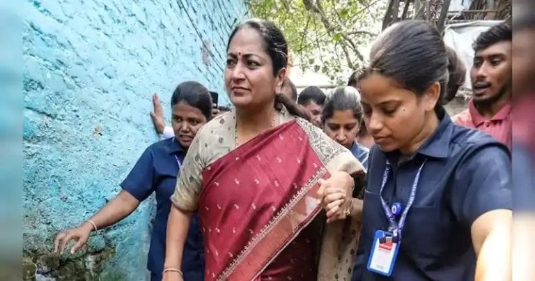 ജനസമ്പര്‍ക്ക പരിപാടിക്കിടെ ഡല്‍ഹി മുഖ്യമന്ത്രി രേഖ ഗുപ്തയ്ക്ക് നേരെ ആക്രമണം; ഒരാള്‍ അറസ്റ്റില്‍