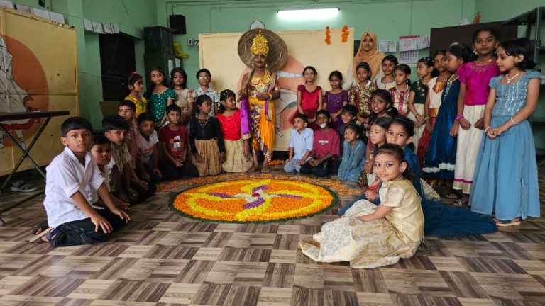 ‘മുക്കുറ്റിക്കാറ്റ്’:കുമാരനെല്ലൂർ ജി.എൽ പി സ്കൂളിൽ ഓണാഘോഷം.