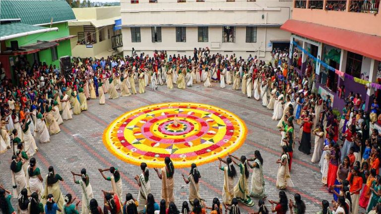 ഓണം അവധിക്കായി സ്‌കൂളുകള്‍ നാളെ അടയ്ക്കും.