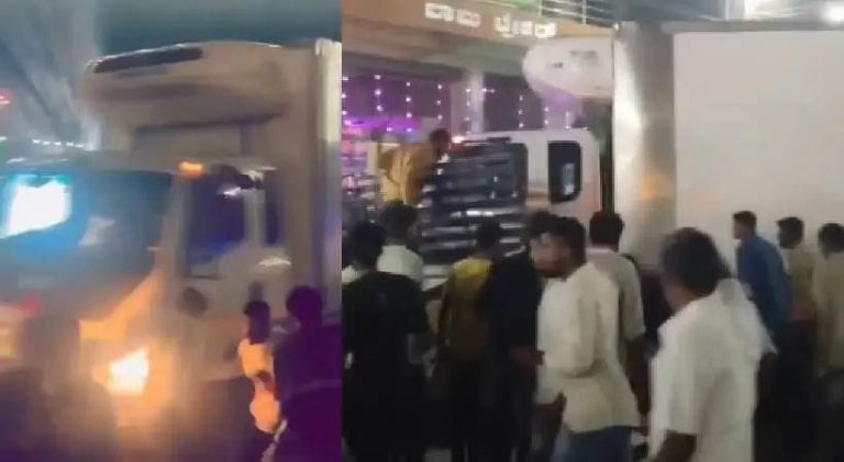 കര്‍ണാടകത്തില്‍ ഗണേശ വിഗ്രഹ ഘോഷയാത്രയിലേക്ക് ട്രക്ക് പാഞ്ഞു കയറി എട്ട് മരണം; ഇരുപതിലധികം പേര്‍ക്ക് ഗുരുതര പരിക്ക്: മരണ സംഖ്യ ഇനിയും ഉയര്‍ന്നേക്കും.
