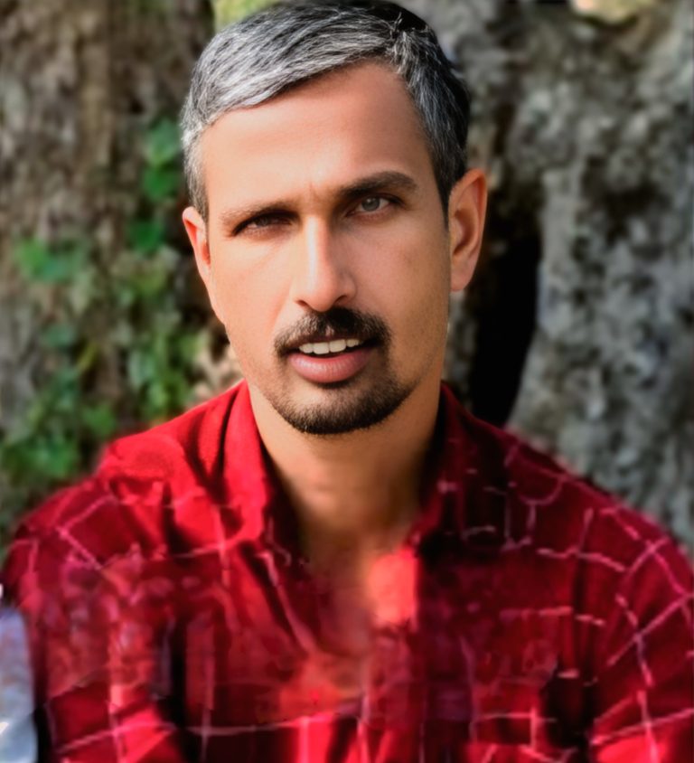 പൂവാട്ടുപറമ്പിൽ ബസ് സ്കൂട്ടറിൽ ഇടിച്ച് സ്കൂട്ടർ യാത്രക്കാരൻ മരിച്ചു