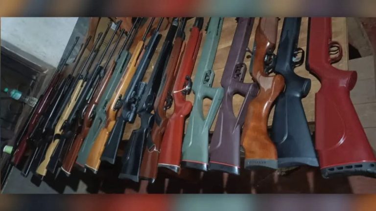 മലപ്പുറം എടവണ്ണയില്‍ വൻ ആയുധശേഖരം പിടിച്ചെടുത്തു; ഒരാൾ അറസ്റ്റിൽ.