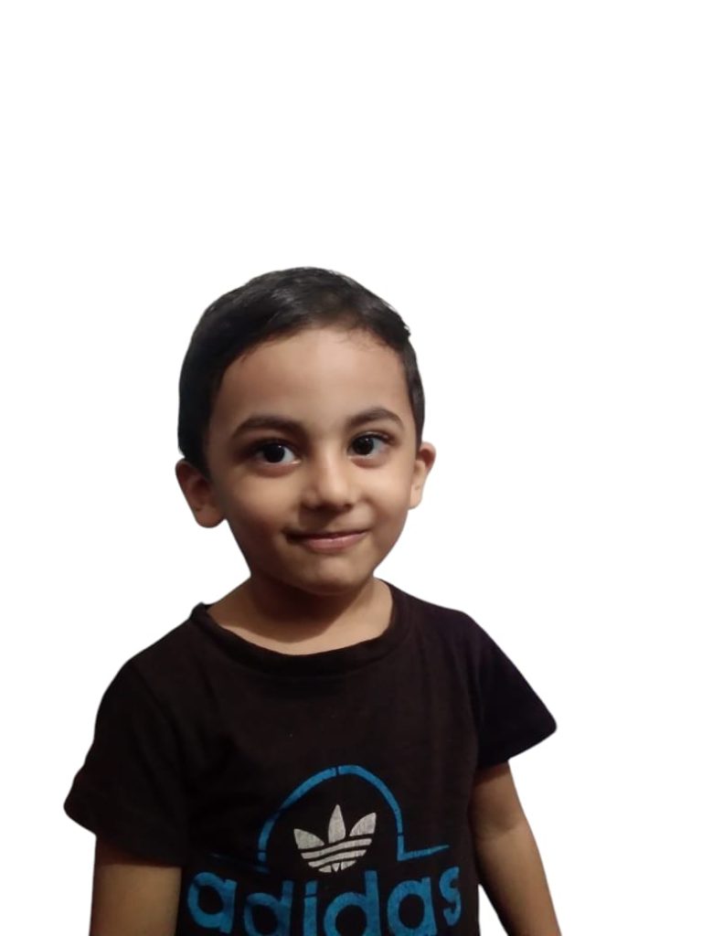 സഹോദരിയെ സ്കൂള്‍ വാനില്‍ നിന്നും ഇറക്കാൻ പോയ മൂന്ന് വയസുകാരൻ അതേ വാനിടിച്ച്‌ മരിച്ചു; അപകടം അമ്മയുടെ കണ്‍മുന്നില്‍ വെച്ച്‌; സംഭവം കോഴിക്കോട്.