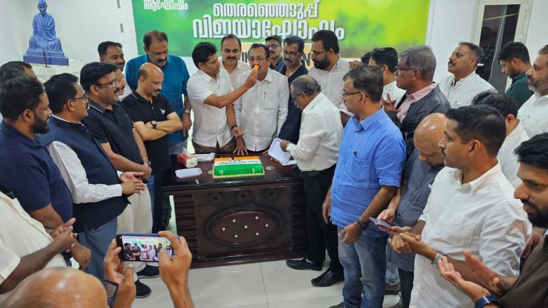 തദ്ദേശ സ്വയംഭരണ തിരഞ്ഞെടുപ്പ്: പിണറായി ഭരണത്തിലെ അഹങ്കാരത്തിന് നൽകിയ ജനവിധി; യുഡിഎഫ് വിജയം ആഘോഷിച്ച് ഒഐസിസി റിയാദ്.